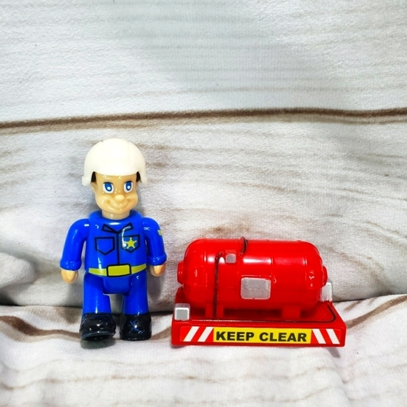 🌞SOLD🌞 Fireman Sam Airport Security Replacement Figure And Accessory 2.5 Inch - Picture 7 of 7
